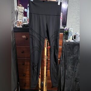 Lululemon Reveal Tight!